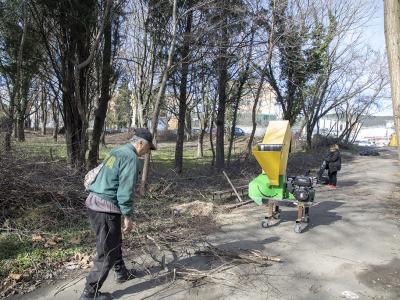 Почистват старозагорския парк  Загорка