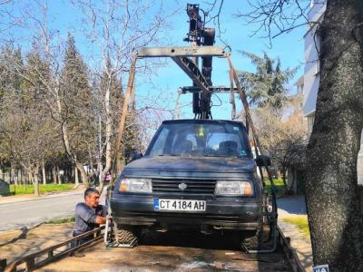 4 автомобила, излезли от употреба, бяха принудително премахнати от паркинги и междублокови пространства в Стара Загора