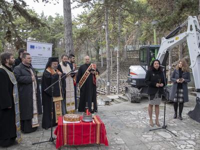 С първа копка започна обновлението на Летния театър в Стара Загора.