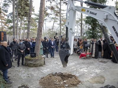 С първа копка започна обновлението на Летния театър в Стара Загора.