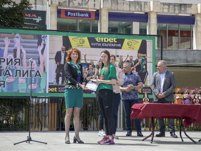 Стара Загора аплодира тройните си шампионки в баскетбола