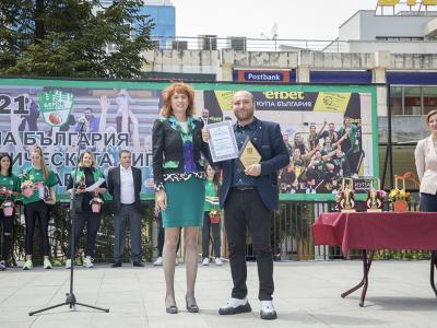 Стара Загора аплодира тройните си шампионки в баскетбола