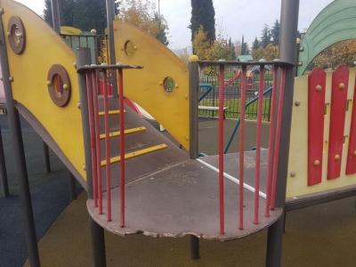 Вандали унищожават детски площадки в Стара Загора
