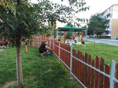 Доброволци обновиха детска площадка в Стара Загора