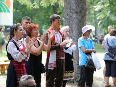 Хасковската школа  Зора-Зорничка  спечели първата голяма награда за детски състав на кмета на Община Стара Загора от събора  Богородична стъпка”