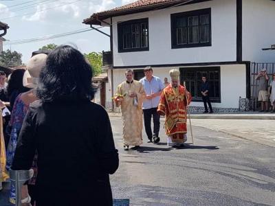 Чешма и площад на името на митрополит Калиник откриха в родния му град Мъглиж