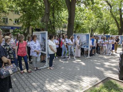 Изложба събра 50-годишната история на Профилирана природоматематическа гимназия  Гео Милев  в Стара Загора
