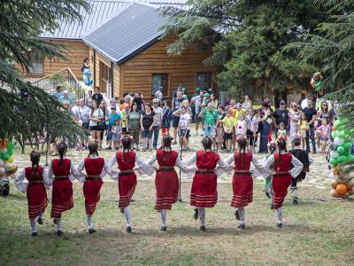 Откриха обновения старозагорски Зоопарк и официално - с водосвет и хиляди детски усмивки