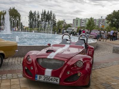 Близо 300 ретро автомобила показаха в парк  Артилерийски  в Стара Загора