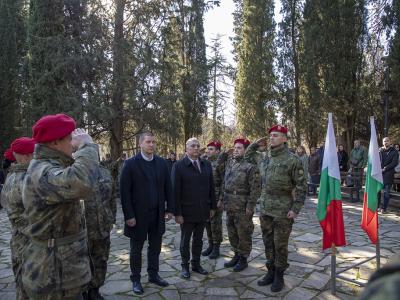 Стара Загора се поклони пред живота и делото на вечния Христо Ботев