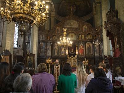 С молебен и символичен полет на балони в небето започна отбелязването на Международния ден на хората с редки болести в Стара Загора