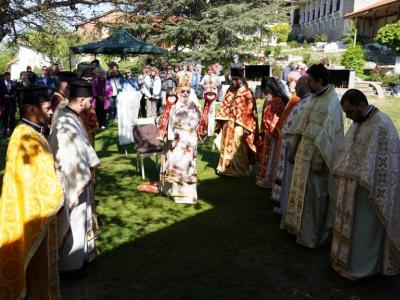 Митрополит Киприан възглави св. Божествена Златоустова литургия в манастира  Св. Атанасий Велики , село Златна ливада