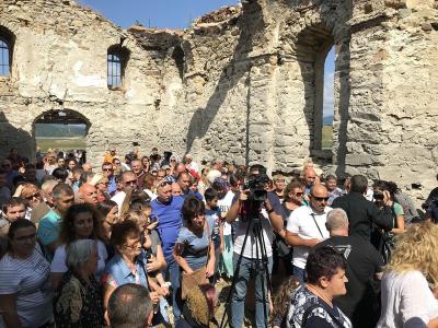 Митрополит Киприан ще служи в Потопената църква край яз. Жребчево