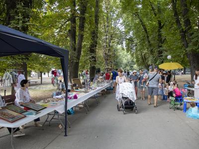 Благотворителен базар в подкрепа на украинската общност в Стара Загора бе открит в парк  Пети октомври