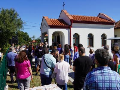 Осветиха параклис Рождение на Пресвета Богородица в село Еленино