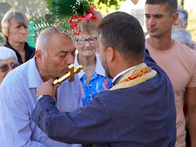 Осветиха параклис Рождение на Пресвета Богородица в село Еленино