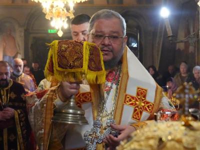 На Сретение Господне митрополит Киприан въдвори игумения в Казанлъшкия манастир