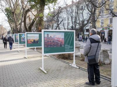 Художествената галерия показа изложба на открито в центъра на Стара Загора