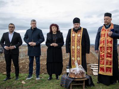 Празника на виното отбелязаха десетки старозагорски села за здрава и плодородна година