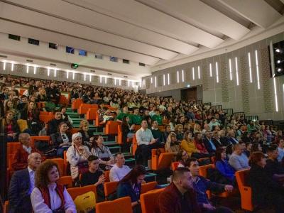 ПГКНМА  Проф. Минко Балкански  са тазгодишните победители в Междуучилищната викторина  1000 причини да се гордеем, че сме българи