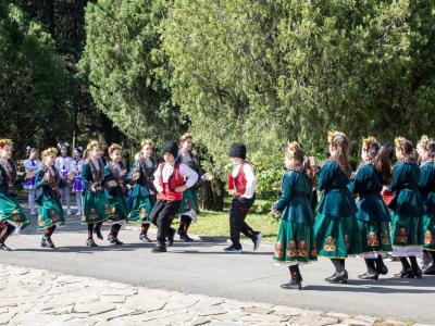 На Лазаровден пъстър празник на Аязмото събра малки и големи