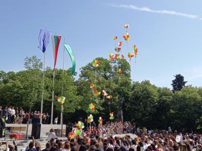 Хиляди старозагорци честваха 24 май с празничен митинг и масово шествие