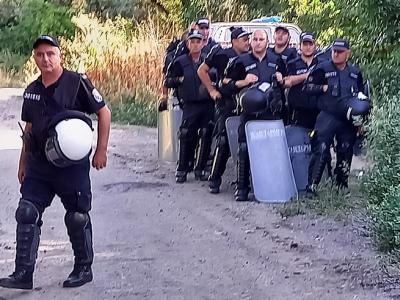 Започна събарянето на незаконните постройки по поречието на Бедечка в покрайнините на Стара Загора