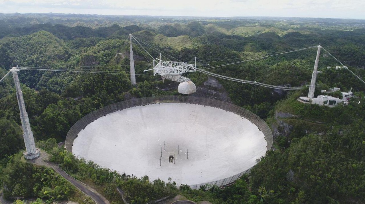 Учени призовават да се възстанови разрушеният радиотелескоп Аресибо