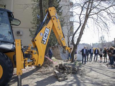 Направиха първа копка за разширението на ул. Капитан Петко войвода  край Руския пазар