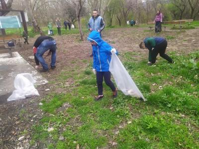 Ученици се включиха в инициативата  Заедно да почистим Стара Загора