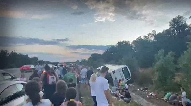 Сръбски автобус с деца катастрофира на АМ  Тракия  в района на Стара Загора