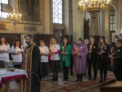 С молебен и символичен полет на балони в небето започна отбелязването на Международния ден на хората с редки болести в Стара Загора