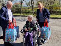 За Великден от БСП-Стара Загора дариха великденски пакети за хора в неравностойно положение