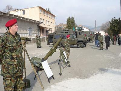 Сухопътни войски представят въоръжение, бойна техника и военната професия по повод бойния си празник