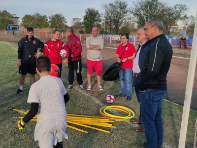 Дариха спортни пособия на детско-юношеската школа на ФК  Чирпан