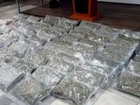 Старозагорските полицаи откриха 70 кг марихуана в камион на магистрала Тракия