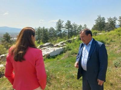 Кметът на Николаево и областният управител Ива Радева посетиха крепостта Асара
