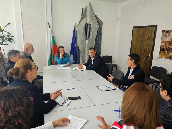Общини и институции с мерки срещу безработицата по повод предстоящо уволнение на 160 служители от КонтурГлобал Оперейшънс България