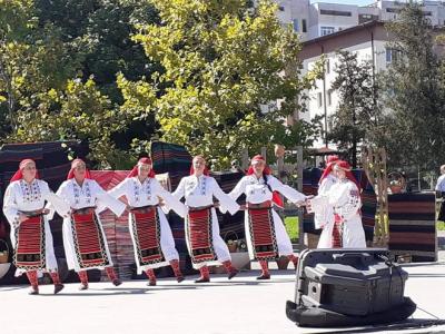 VII Национален фолклорен танцов фестивал  В сърцето на Тракия” завладява старозагорци с магията на българските ритми