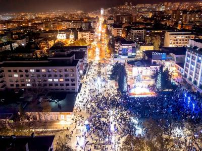 Започна украсяването на Стара Загора за Коледа